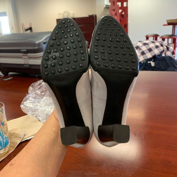 Tod’s Light Gray Wooden Heel Pumps 6-1/2 NWOT Old Money - Picture 5 of 6